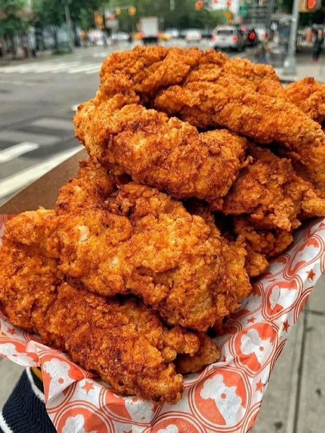 Chicken Aesthetic, Food Babe, Food Therapy, Yummy Comfort Food, Food Recepie, Fried Food, Food Obsession, Cafe Food, Interesting Food Recipes