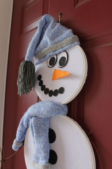 Embroidery Hoop Snowman Door Hanging Snowman Door, Door Hanging, Christmas Sewing, Olaf The Snowman, Embroidery Hoop, Christmas Decorations, Embroidery, Sewing, Christmas