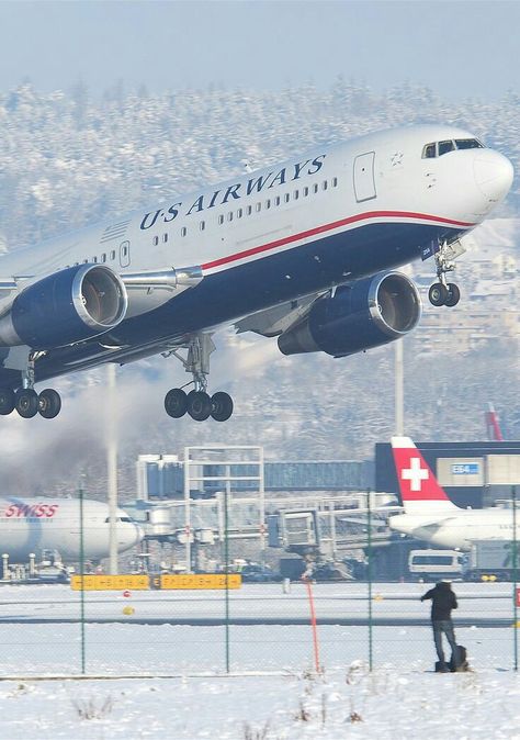 US Airways jet taking off. Photo Editing Hacks, Editing Hacks, Travel Hacks Airplane, Helicopter Plane, Us Airways, Online Status, Spring Break Destinations, Boeing 767, Cats Rule