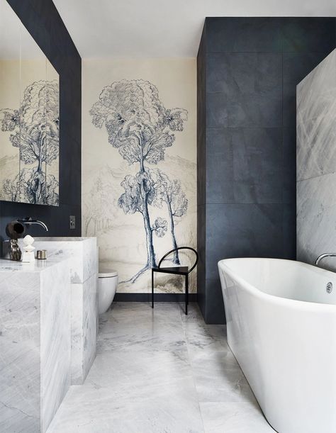 Modern Parisian Interior Bathroom, Modern French Bathroom Design, English Bathroom, How To Make Wallpaper, Parisian Bathroom, Bathroom Upstairs, Parisian Interior, Bad Inspiration, Built In Furniture