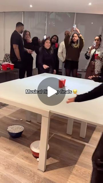 Olivia Ho on Instagram: "Tag someone you wanna play this with 👇🏼

Never too early for some Holiday party game ideas: musical flip cup 🎶 

PSA: being over 30 means extreme hangovers and choosing whether I wanna drink alcohol or not so keep your lil comments to yourself 😂

#partygameideas #gamenight #holidaypartygames #christmasgames #groupgames" Musical Flip Cup Game, Musical Games For Adults, Drinking Christmas Games, Solo Cup Games For Kids, Alcohol Games For A Party, Christmas Solo Cup Game, Family Drinking Games, Solo Cup Christmas Game, Christmas Party Drinking Games