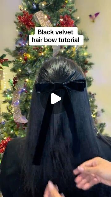 Monica Silva on Instagram: "Level up your style with this black DIY black velvet hair bow 💁🏻‍♀️ #hairbowtutorial #hairbowdiy #ribbon #liston #moño #blackvelvethairbow #blackhairbow" Black Velvet Bow Hair, Velvet Hair Bow Diy, Diy Velvet Bow, How To Tie A Velvet Ribbon Bow, Velvet Ribbon Bow, Velvet Hair Bow, Black Hair Bows, Black Velvet Bow, Hair Bow Tutorial