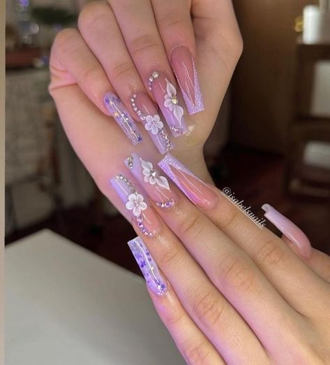 Quinceanera Nails Blue, Lilac Nails Design, Sliver Nails, Purple And Silver Nails, Quince Planning, Light Purple Nails, Quince Nails, Quinceanera Nails, Aqua Nails