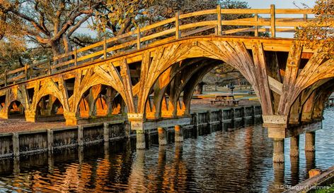 Old Wooden Bridge, Bridge Ideas, Wooden Work, Bridge Construction, River Bridge, Wooden Bridge, Old Bridge, Wood Bridge, Creative Photos