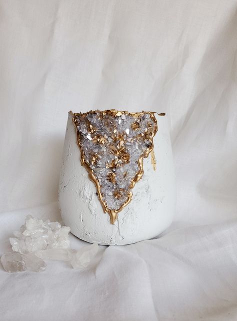 Kintsugi Diy, Geode Candle Holder, Geode Planter, Macrame Candle Holder, Geode Decor, Resin Countertops, Diy Crafts Love, Candle Crafts Diy, Concrete Jewelry