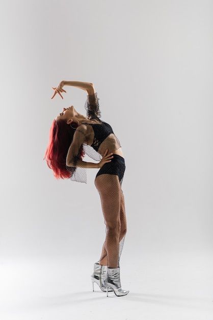 Waacking Pose, Heels Dancer Photoshoot, Heels Dance Photography, Heel Poses, High Heels Dance Style, Heels Photoshoot, Dance Portfolio, Modern Photoshoot, Dancing Photoshoot