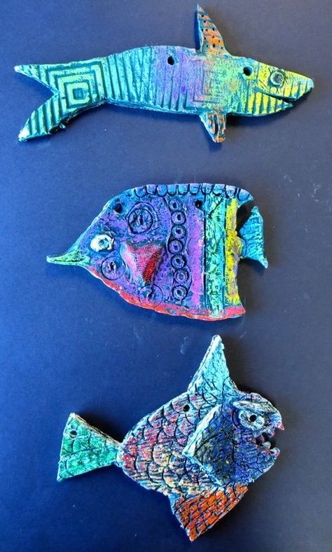 Oil Pastel Resist, Fish Project, Clay Workshop, Clay Projects For Kids, Clay Lesson, Ceramic Projects, Sculpture Lessons, Kids Camp, Kids Clay