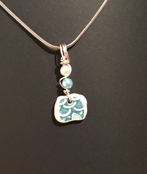 Sea Pottery Jewelry, Pottery Pendants, Sea Glass Crafts Jewellery, Sea Jewellery, Sea Inspired Art, Pottery Jewellery, Jewelry Wrapping, Sea Glass Art Diy, Pottery Jewelry