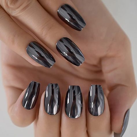 Metallic Mirror Effect Gray Black Metal Plating Square Press on False Acrylic Punk Nail Kiss Press On Nails, Chrome Nail Polish, Medium Coffin, Long Press On Nails, Chrome Nails Designs, Punk Nails, Nail Shimmer, Coffin Press On Nails, Black Nail Designs