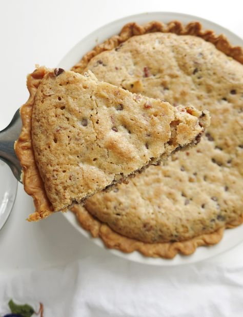 Kentucky Derby Pie | 12 Tomatoes Ky Derby Pie, Derby Pie Recipe, Kentucky Derby Pie, Pecan Pie Crust, Derby Pie, Pie In The Sky, 12 Tomatoes, Pie Shell, Delicious Pies