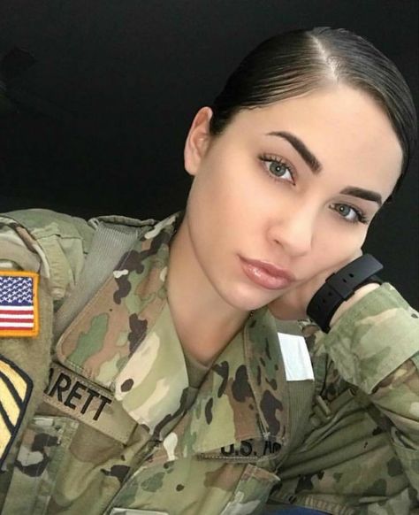 Female Navy Officer, Military Female, Military Woman, Female Army Soldier, Long Natural Curly Hair, Military Force, Larry King, Female Marines, Bra Image