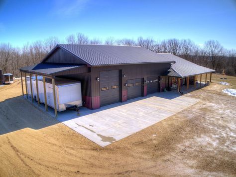 Living Quarters In Shop, Shop With Living Quarters Interior, Garage Canopy, Camp Storage, Garage Goals, Barn Dominium, Dream Building, Comfy House, Pole Barn Garage