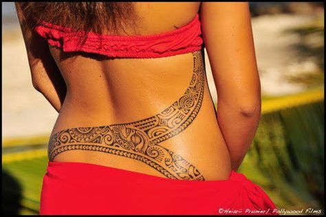 Ta Moko Women, Polynesian Tattoos Women, Hawaii Tattoos, Ta Moko, Skin Marks, Tatoo Inspiration, Samoan Tattoo, Island Fashion, Spine Tattoo