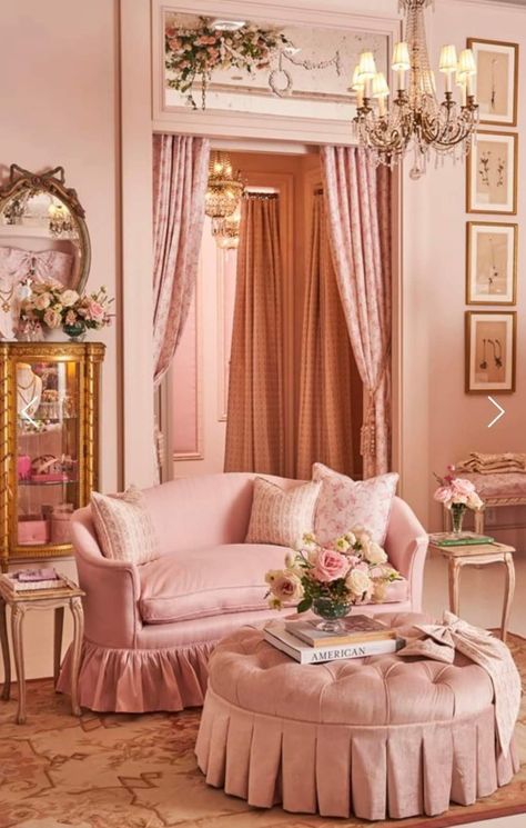 Chic Living Room Furniture, Lux Interior, Glam Pad, Pink Furniture, Shabby Chic Living, Shabby Chic Living Room, Barbie Dream House, Pink Interior, Pink Room