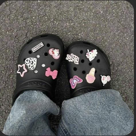 Hello Kitty Crocs, Hello Kitty Charms, Crocs With Jibbitz, Crocs Aesthetic, Crocs With Charms, Black Crocs, Crocs Fashion, Pink Crocs, Pink Hello Kitty