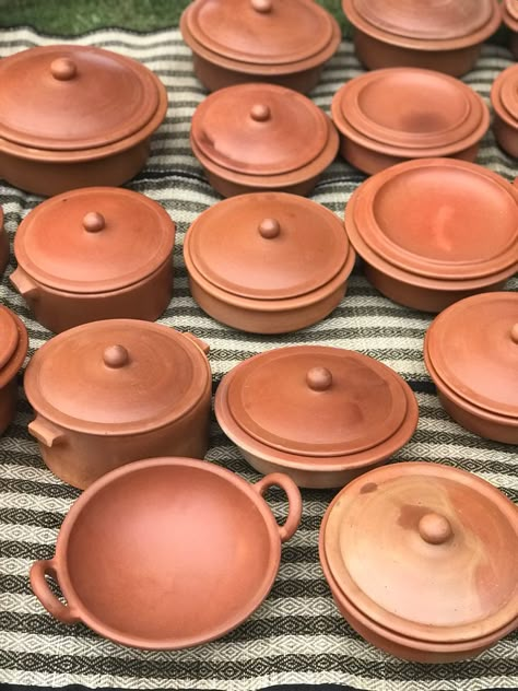 Clay cooking Utensils For Cooking Clay Pots For Cooking, Cooking Utensils Aesthetic, Mine Furniture, Pottery Utensils, Clay Utensils, Kitchen Wood Design, Clay Cooking Pots, Earthen Pots, Clay Cooking Pot