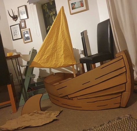 Cardboard Box Boats, Boat Props, Cardboard Boat, Cardboard Creations, Alice In Wonderland Tea Party Birthday, Vbs Themes, Cardboard Toys, Diy Boat, Candy Land Christmas Decorations Diy