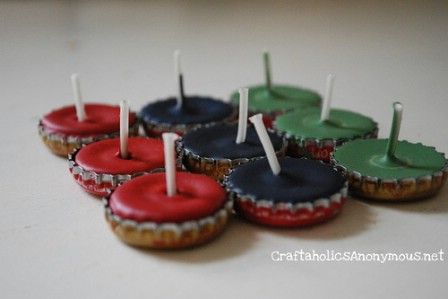 100 Ways to Repurpose and Reuse Broken Household Items - DIY & Crafts Homemade Candle Holders, Bottle Cap Candles, Diy Candles With Crayons, Diy Bottle Cap Crafts, Bottle Cap Table, Tiny Candles, Candle Tutorial, Plastic Bottle Caps, Clean Crafts