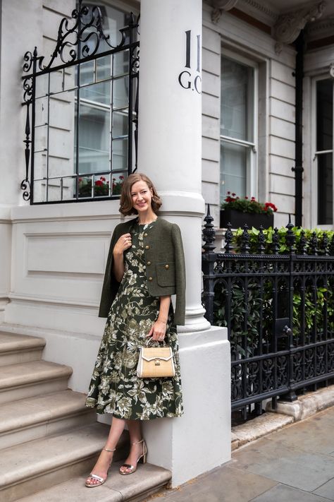 Mini Skirts With Tights, Simple Dpz, Stacie Flinner, Simplon Orient Express, Gold Block Heels, Mustard Sweater, Boucle Jacket, Outfit Formulas, Preppy Look