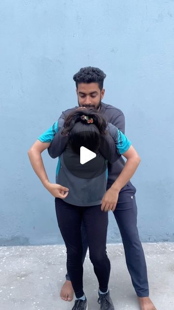 179K views · 13K likes | Neha Jaral on Instagram: "How to defend yourself in this situation #selfdefense #selfdefenseforwomen #selfdefensetraining #reels  #reelsinstagram" Self Defence, Self Defense For Women, How To Defend Yourself, Self Defense Tips, Self Defense Women, Self Defense Moves, Self Defense Techniques, Aikido, Self Defense