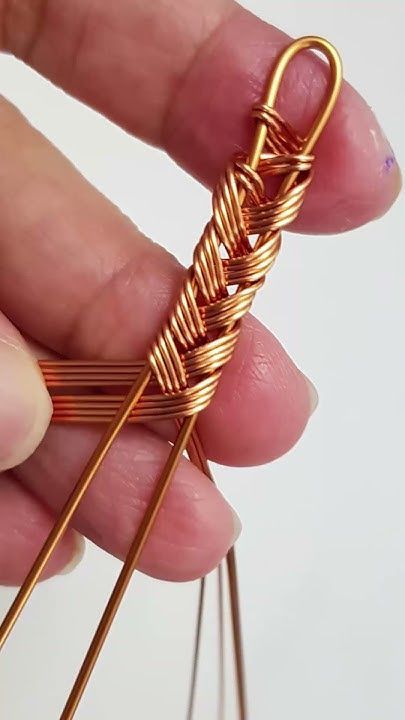 Diy Mens Wire Jewelry, Diy Ring Bracelet, Wire Wrapped Bangles Tutorial, How To Make Copper Bracelets, Wire Jewelry Beginner, Wire Jewelry Videos, Wire Jewelry Tutorial Step By Step Free, How To Make Copper Jewelry, Jewelry Wire Wrapping Diy