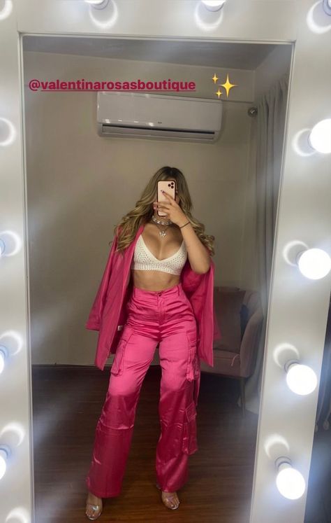 Outfits para verte bien Buchimami | Es la Moda Pink Outfits Concert, Hoddies Outfits, Latina Outfits, Uni Outfits, Barbie Style, Birthday Outfits, Everyday Outfit, Pink Outfits, Colourful Outfits