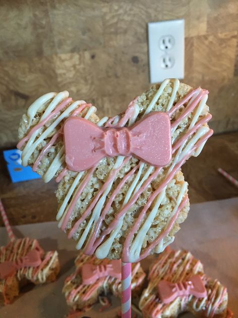 Minnie Mouse Rice crispy treats Minnie Mouse Sandwiches, Minnie Mouse Birthday Candy Table, Minnie Mouse Candy Table Ideas, Twoodles Birthday Party Decorations, Minnie Dessert Table, Minute Mouse Birthday, Minnie Rice Crispy Treats, Minnie Birthday Food, Twoodles Minnie Mouse