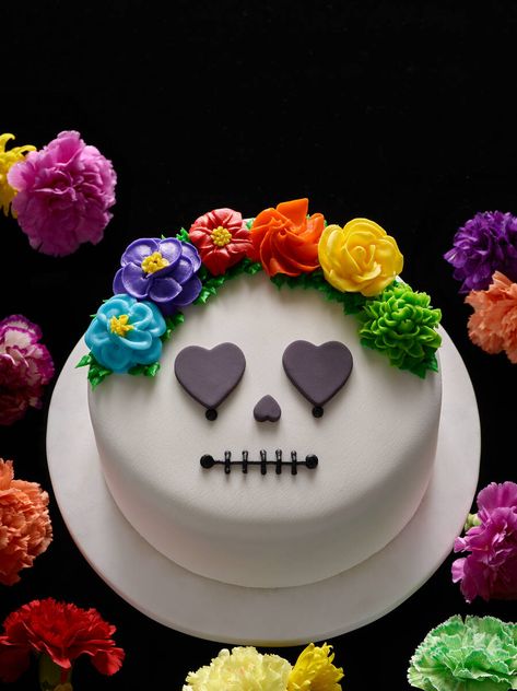 Dia De Muertos Cake Ideas, Spooky Cake Designs, Day Of The Dead Desserts, Dia De Los Muertos Cake Ideas, Day Of The Dead Cake Ideas, Skull Cake Ideas, Mexico Cake, Sugar Skull Birthday, Skull Cakes