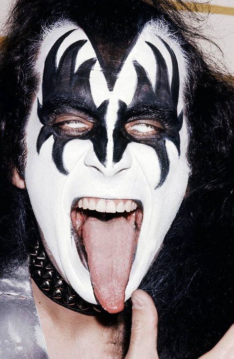 Gene Simmons Makeup, Banda Kiss, Gene Simmons Kiss, Francesco Scavullo, Tommy Thayer, Lynn Goldsmith, Eric Singer, Sonic The Hedgehog Movie, Vinnie Vincent