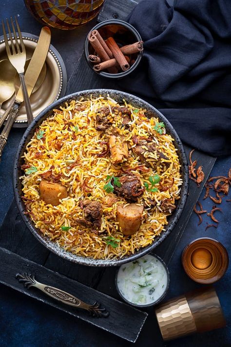 Mutton Biryani Recipe (bombay biryani), Gosht biryani recipe, Gosht ki Biryani Best Mutton Biryani Recipe, Periuk Nasi, Biryani Food, Yummy Rice, Indian Food Photography, Mutton Biryani, Biryani Rice, Dum Biryani, Mutton Recipes