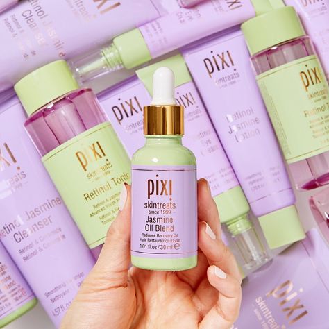 Pixi by Petra on Instagram: “Our Retinol & Jasmine-infused favourites are perfect to add to your Pixi collection! 💚 Beautifully balance with Jasmine Oil Blend! This…” Jasmine Oil Blends, Pixi By Petra, Pixi Skintreats, Jasmine Oil, Skincare Review, Retinol, Oil Blend, Skincare Products, Shampoo Bottle