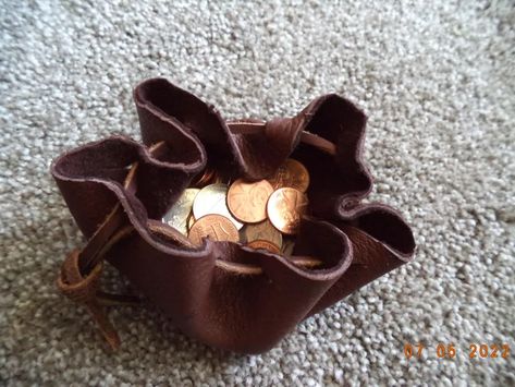 How to Make a Easy Leather Coin Pouch in 6 Steps (no Sewing Required) : 6 Steps - Instructables Diy Leather Pouches, Leather Coin Pouch, Leather Tutorial, Overhand Knot, Pouch Diy, Coin Bag, Diy Shoes, Leather Diy, Coin Pouch