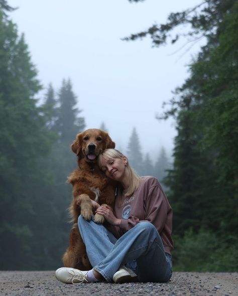 Pictures With Your Dog Ideas, Cute Senior Pictures With Dog, Cute Picture With Dog, Fall Pictures With Dog Photo Ideas, Girl Photoshooting With Dog, Dogs And Owners Photography, Cute Poses With Dogs Photo Ideas, Dog And Person Photography, Professional Dog Photos