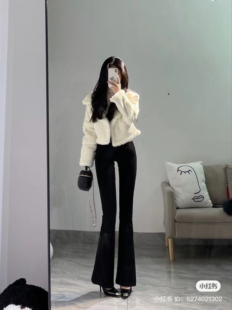 Korean Rich Girl Outfit, Elegant Korean Outfit, Classy Elegant Outfits, Flare Outfit, Classy Summer Outfits, Fashionable Work Outfit, Classy Winter Outfits, Clothes Korean Style, Korean Girl Fashion