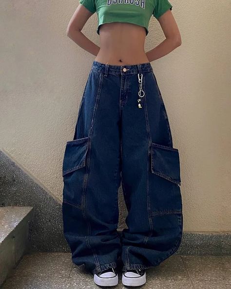 Y2K Ultra Baggy Jeans, Baggy Jeans Fashion, Blue Personality, Fall Outfits Streetwear, Baggy Jeans Women, Denim Decor, Fashion Oversized, Streetwear Jeans, Oversized Jeans