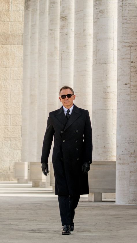 James Bond Aesthetic, 007 Aesthetic, James Bond Outfits, Daniel Craig Style, James Bond Suit, Bond Outfits, Bond Suits, Bond Style, James Bond Style