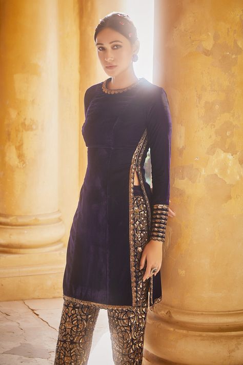 Buy Blue Velvet Embroidery Round Kurta And Pant Set For Women by Vvani by Vani Vats Online at Aza Fashions. Velvet Dress Styling, Velvet Kurta Designs, Velvet Kurtis Design, Velvet Dresses Outfit, Velvet Suit Design, Vani Vats, Velvet Embroidery, Trendy Outfits Indian, Velvet Dress Designs