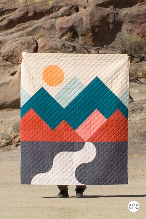 An easy beginner friendly modern quilt pattern created by xoxsew.com.  Modern bed, baby and throw size options in the pattern, plus a curves or no curves option.  #modernquilting #quiltpattern Knitting Things, Balboa Island, Modern Quilting Designs, Mountain Quilts, Motif Art Deco, Quilt Modernen, Knitting Baby, Modern Knitting, Landscape Quilts