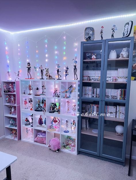 Streamer Room Ideas, Weeb Room Ideas, Figurine Display Ideas, Anime Figure Display, Cosplay Room, Collectors Room Ideas, Manga Shelf, Anime Bedroom Ideas, Anime Bedroom