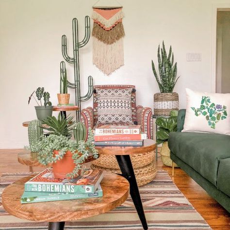 Desert Bohemian Dallas Home Tour Photos | Apartment Therapy Dallas House, Boho Apartments, Desert Boho, Desert Decor, Mexican Home Decor, Mexican Home, Southwest Decor, Mexican Decor, Deco Boheme