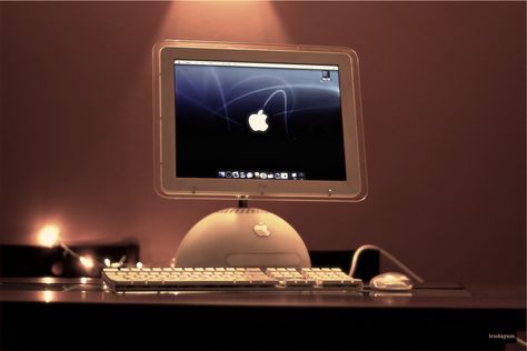 I still have mine.  Just use it for music and movies. Imac G4, Imac Desk Setup, Thunderbolt Display, Iphone Laptop, Iphone Price, Retro Gadgets, Apple Technology, Apple Computer, Retro Arcade