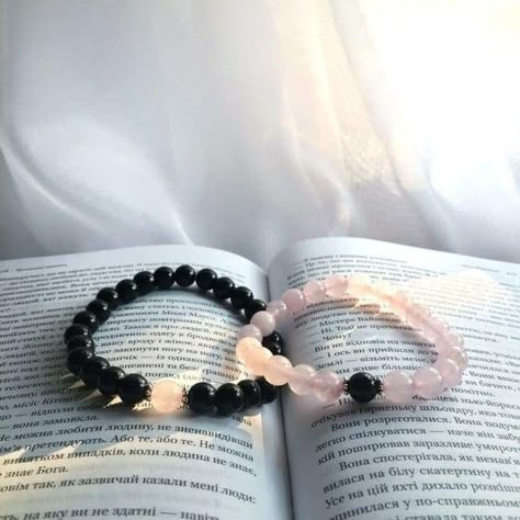 Bracelets Pink, Relationship Bracelets, Matching Couple Bracelets, Cute Friendship Bracelets, Couple Stuff, Pretty Jewelry Necklaces, Fancy Jewellery Designs, Bead Charms Diy, Diy Bracelet Designs