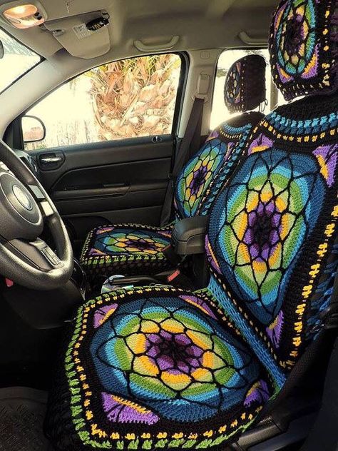 Crochet Car Ideas, Cute Car Interior Ideas, Car Decorations Interior Hippie, Hippie Car Interior, Crochet Car Seat Cover, Car Interior Diy, Hippie Car, Painted Stools, Girly Car Accessories