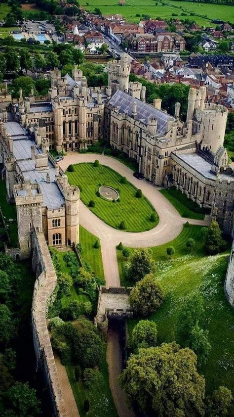 Arundel Castle, Castle Mansion, Sussex England, European Castles, Real Estat, Chateau France, Voyage Europe, Beautiful Castles, Amazing Travel Destinations