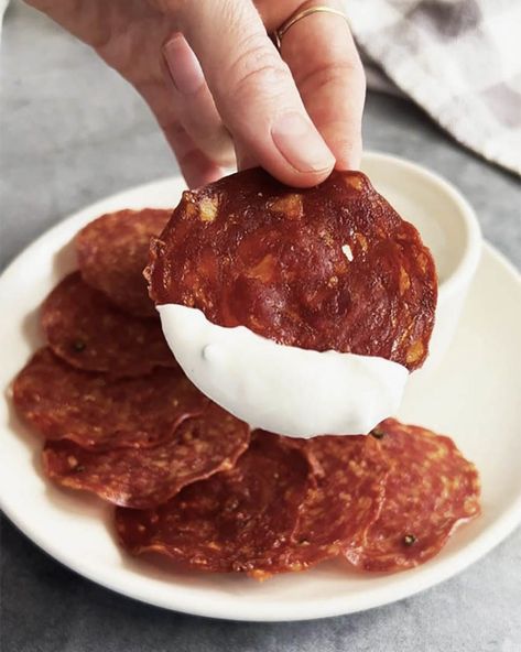 Hard Salami Recipes, Salami Appetizer, How To Make Salami, Greek Yogurt Ranch Dip, Salami Chips, Easy Delicious Appetizers, Salami Recipes, Sliced Salami, French Onion Dip