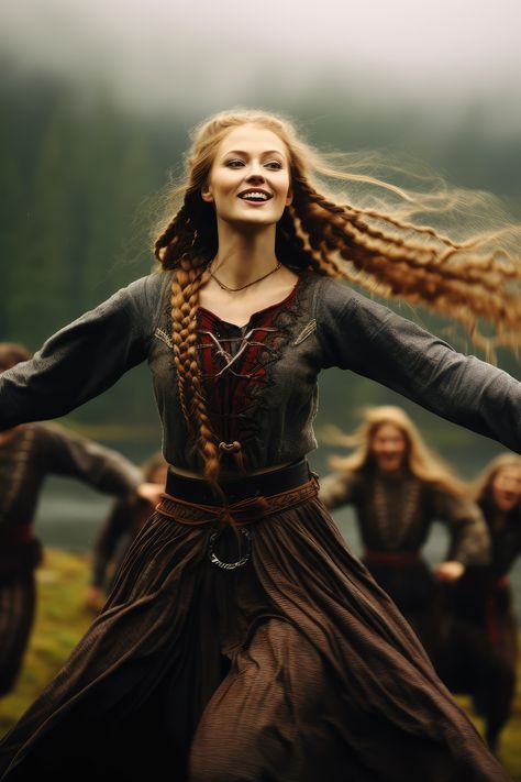 Norse Dance Casual Pagan Outfits, Norse Woman Aesthetic, Viking Women Aesthetic, Medieval Norse Clothing, Norse Outfit Female, Celtic Festival Outfit, Celtic Outfit Women, Norse Outfits, Viking Paganism