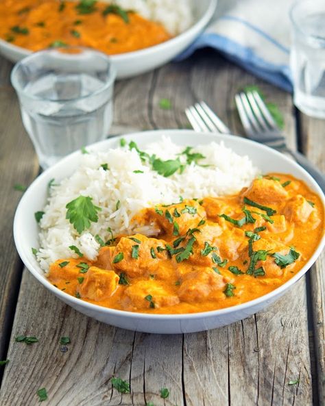 Easy Creamy Crock-Pot Chicken Tikka Masala - I lost my old favorite tikka masala recipe, but I won't lose this one! Holy smokes, this is delicious. Slow Cooker Chicken, Crock Pot Chicken, Chicken Tikka Masala, Masala Recipe, Chicken Tikka, Crock Pot Cooking, Tikka Masala, Crockpot Chicken, Cooker Recipes