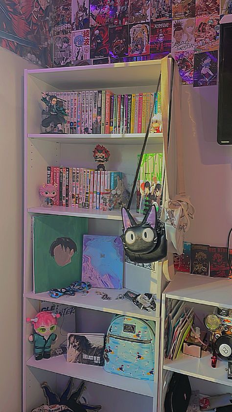 Anime Theme Room Ideas, Indie Anime Room, Aesthetic Anime Bedroom Ideas, Anime Aesthetic Bedroom, Anime Bedroom Aesthetic, Anime Themed Bedroom, Anime Room Background, Kawaii Anime Room, Anime Themed Room