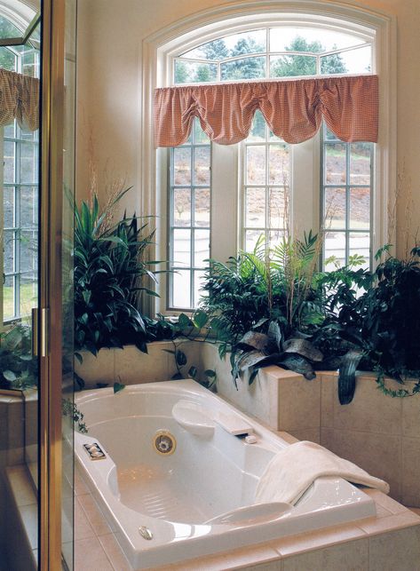 Bathroom Jacuzzi, 90s Bathroom, 90s Interior Design, 90s Interior, 90s Home Decor, 90s Home, 80s Interior, Bathtub Decor, Retro Interior Design