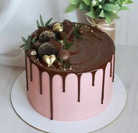 Cakes Aesthetic, New Cake Design, Decorate Cake, Cakes Decorated, Easy Cakes, Pops Cake, Chocolate Cake Designs, Aesthetic Cake, Mini Torte